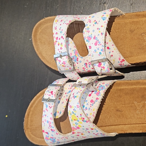 Girls slides - Picture 4 of 5